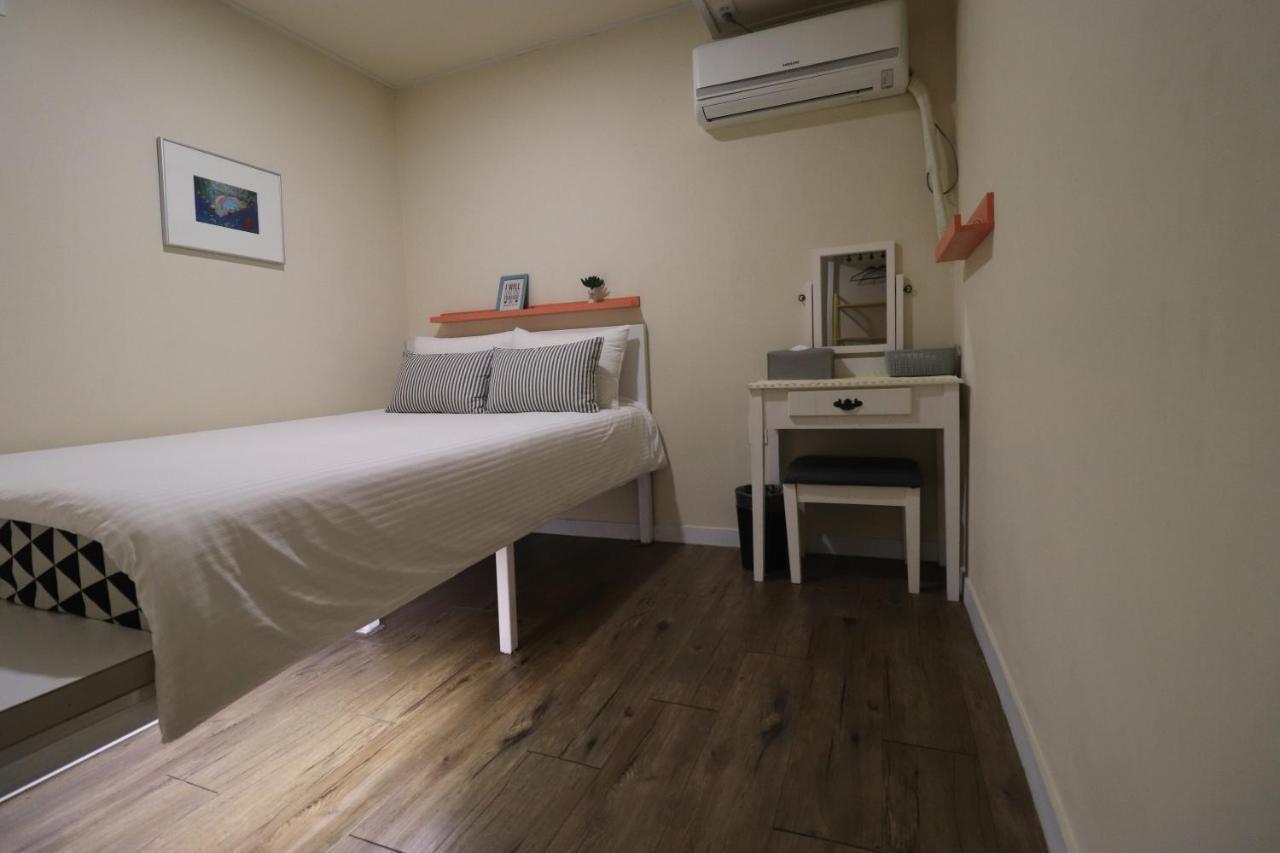 Just4U Guesthouse Seoul Bagian luar foto