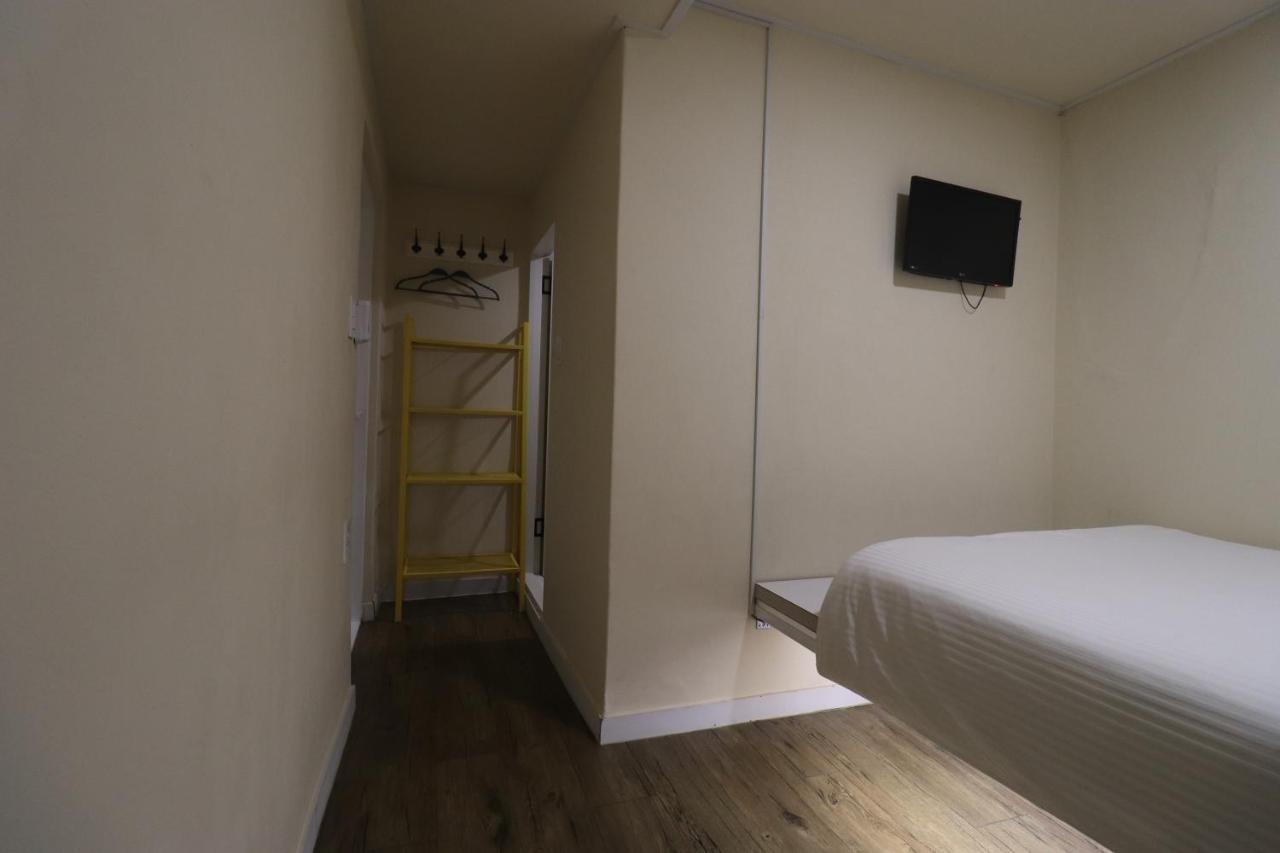 Just4U Guesthouse Seoul Bagian luar foto