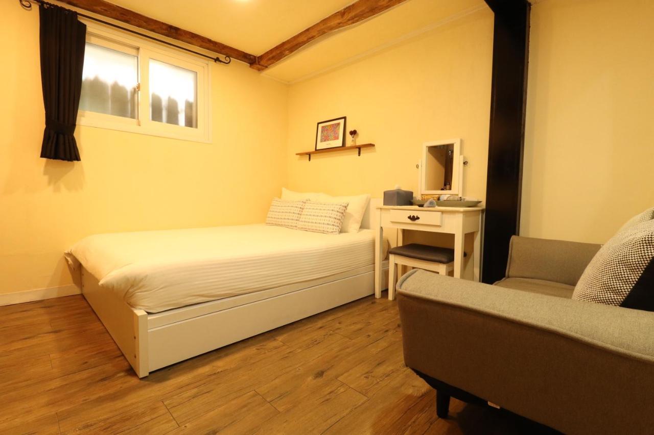 Just4U Guesthouse Seoul Bagian luar foto