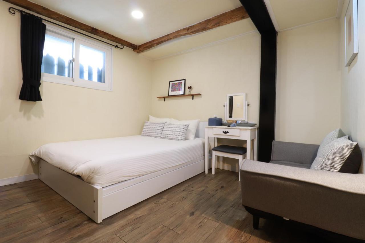 Just4U Guesthouse Seoul Bagian luar foto