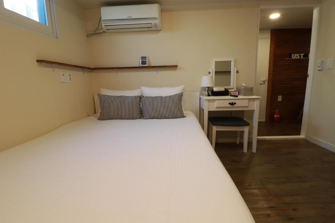 Just4U Guesthouse Seoul Bagian luar foto