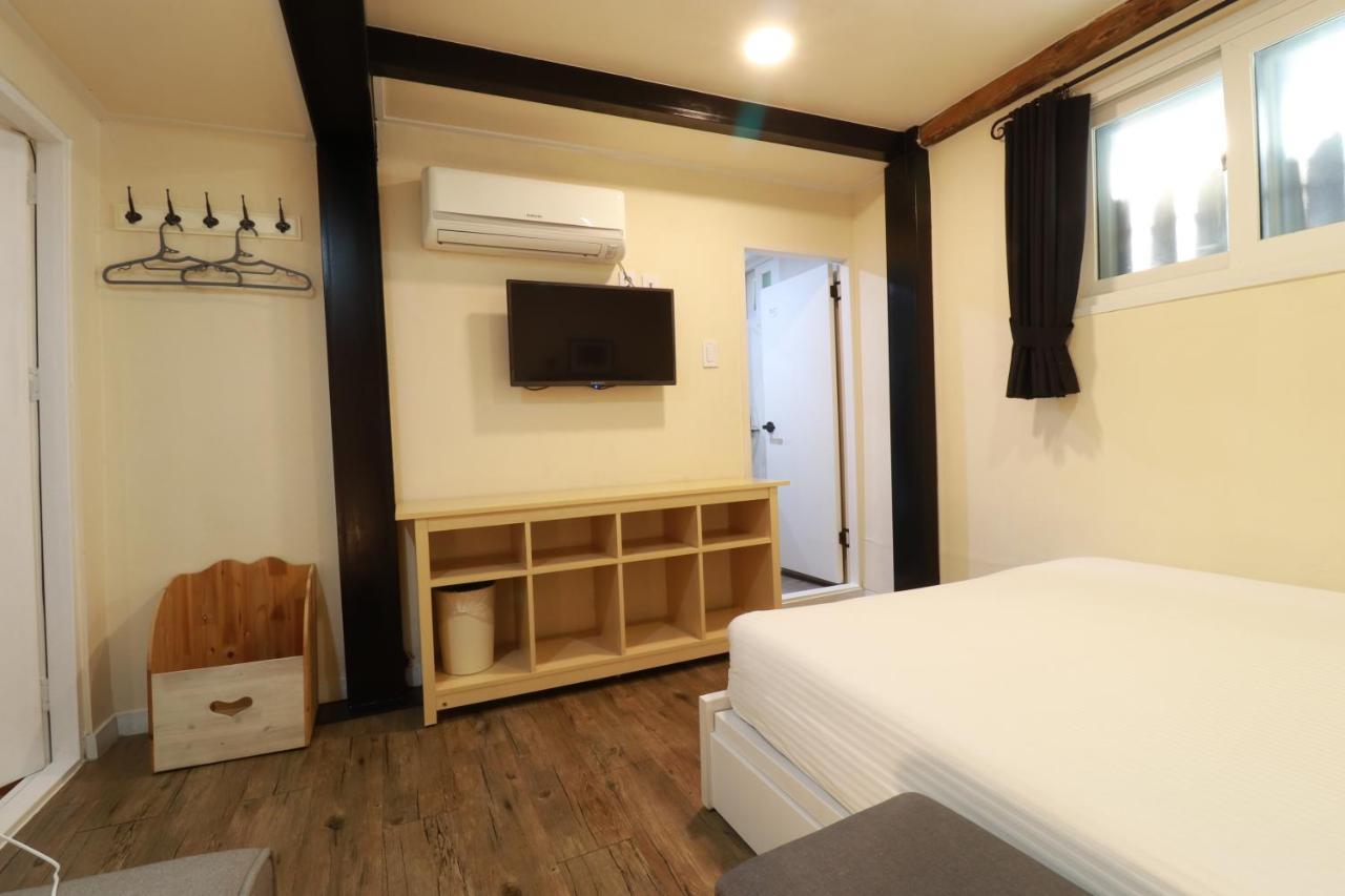 Just4U Guesthouse Seoul Bagian luar foto