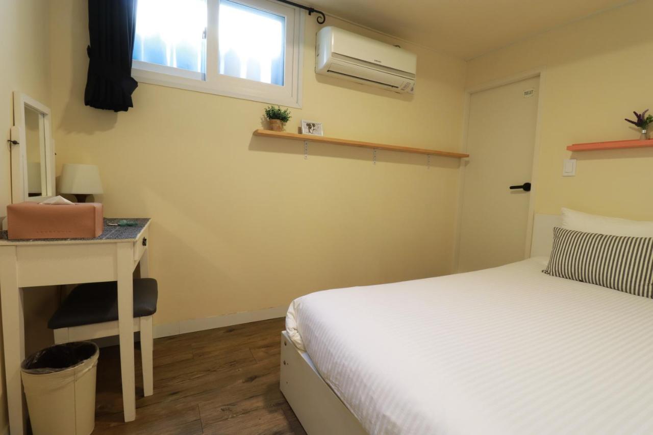 Just4U Guesthouse Seoul Bagian luar foto