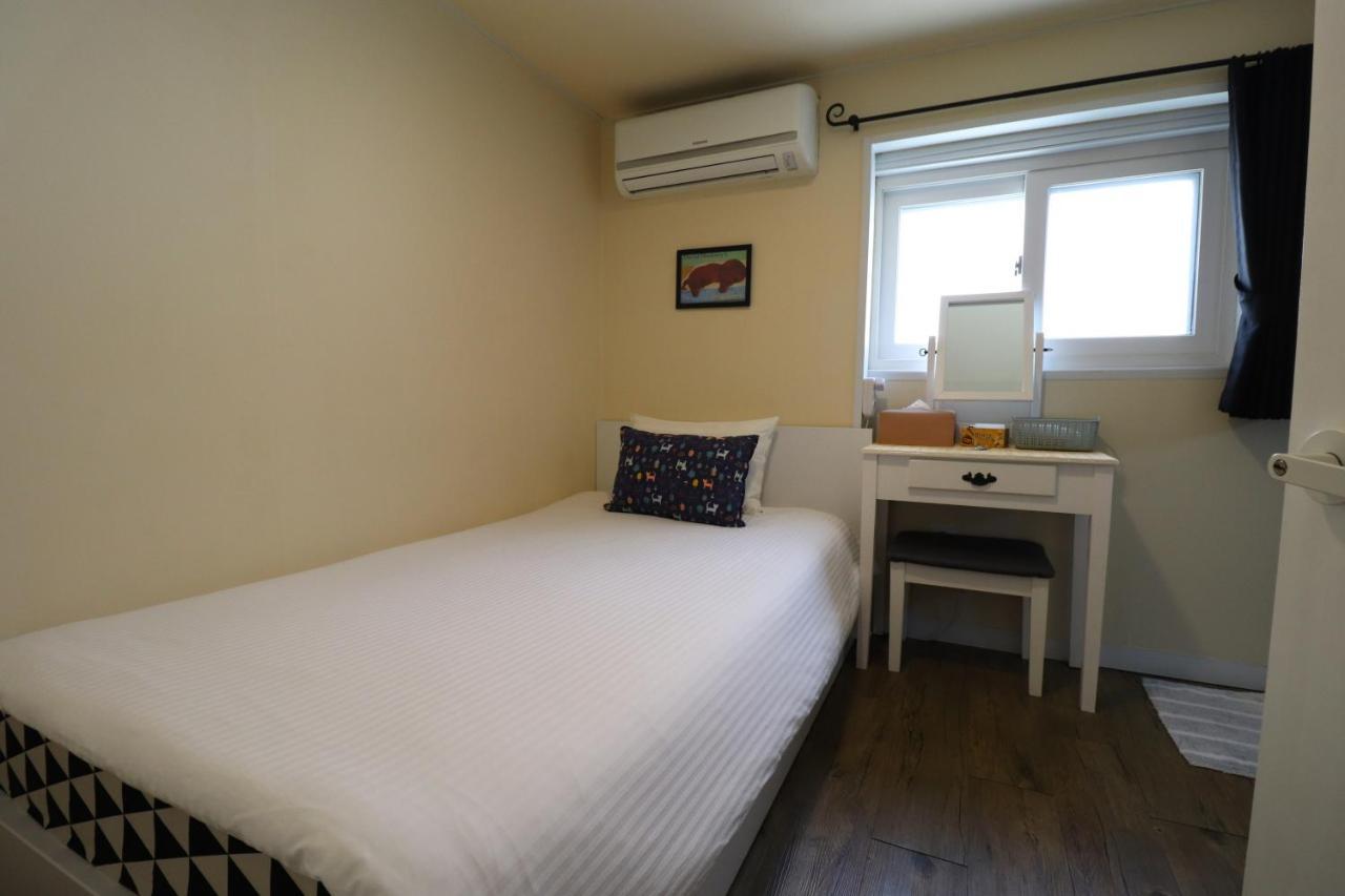 Just4U Guesthouse Seoul Bagian luar foto